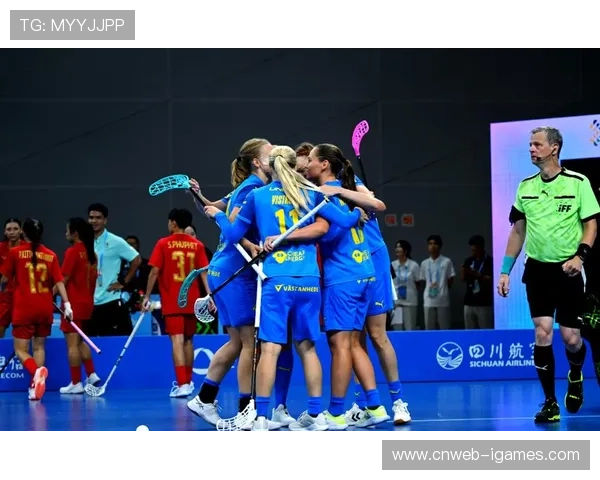 中国队首次亮相成都世运会女子垒球比赛 同组对手包括美国荷兰