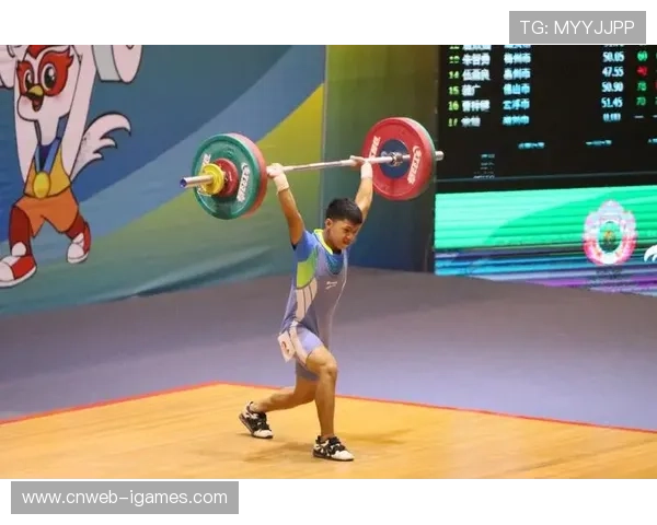 全国举重冠军赛男子组赛事12月5日开启，多级别竞争引人关注