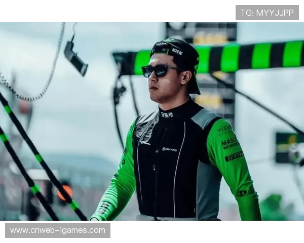 中国车手周冠宇加盟F1凯迪拉克车队担任储备车手